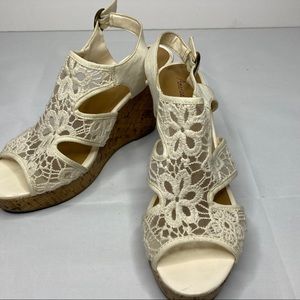 Classic Lace Wedge